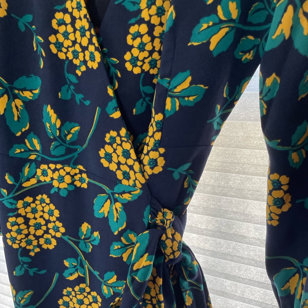 J crew floral wrap dress navy and yellow, size 4P